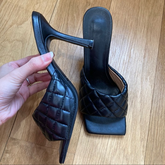 NWOT Quilted Leather High Heel Sandal Woven Low Heels - Picture 2 of 6